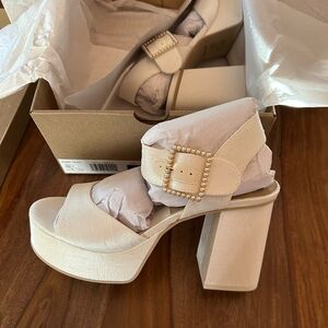 Dolce Vita Bobby Pearl Heels